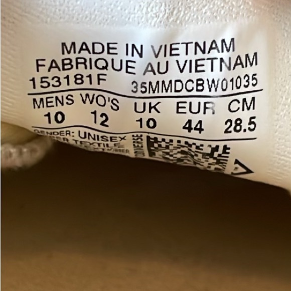 Converse man/woman metallic gold, size 10 Man/12 Woman. - Picture 5 of 8